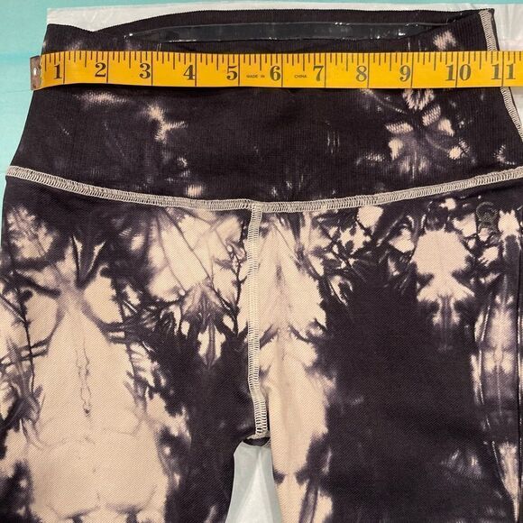 Good American Tie Dye Stretch Leggings.Size 1/2 - Picture 13 of 14
